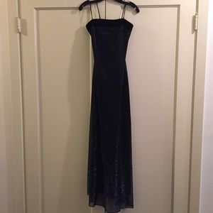 Long black formal strapless dress / gown
